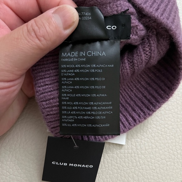 NWT - Club Monaco Unisex Wool Alpaca Blended Pom Pom Beanie - Picture 3 of 3
